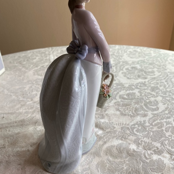 RETIRED 1994 ‘BASKET OF LOVE LLADRO’ PORCELAIN FIGURINE -Item# 01007622 - Picture 12 of 14